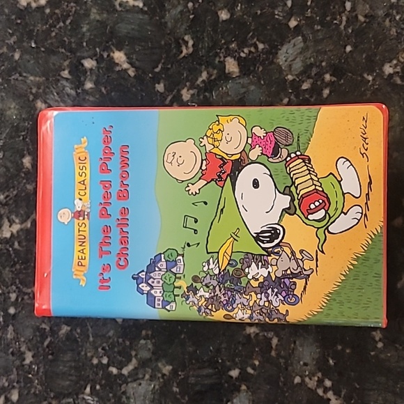 Peanuts Classics Charlie Brown VHS Set - Picture 6 of 9